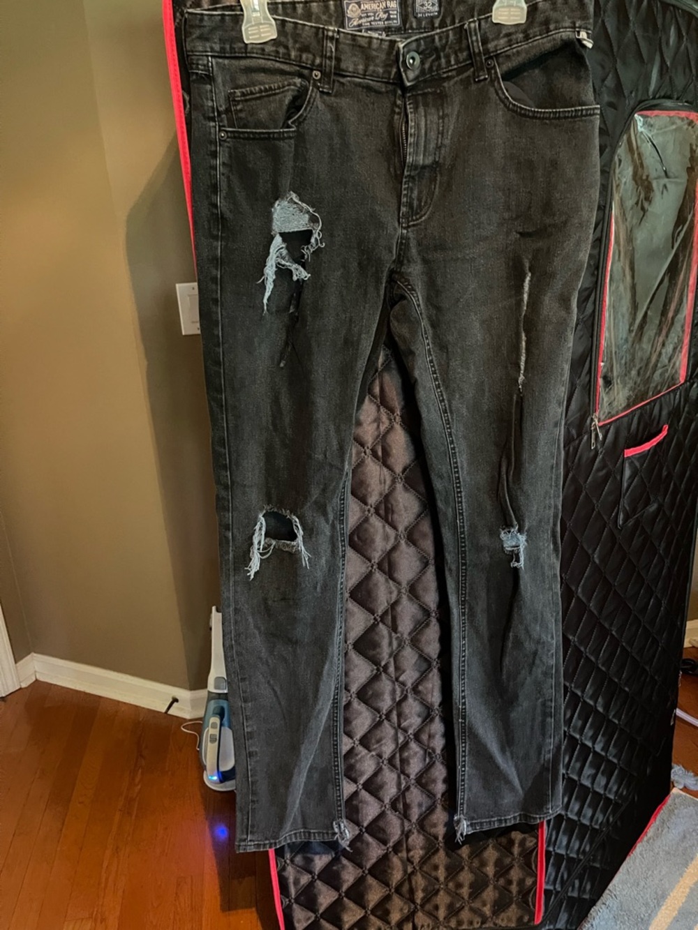American Rag Black Distressed Men’s Jeans - Classic Casual Style